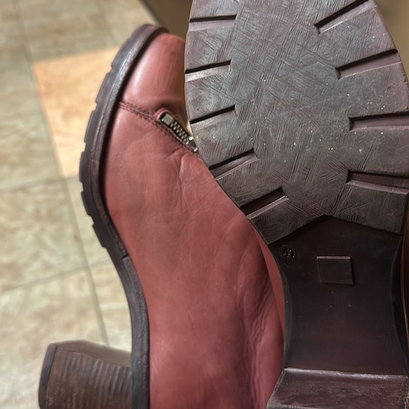 Biza burgundy leather zipper boots - Picture 15 of 15